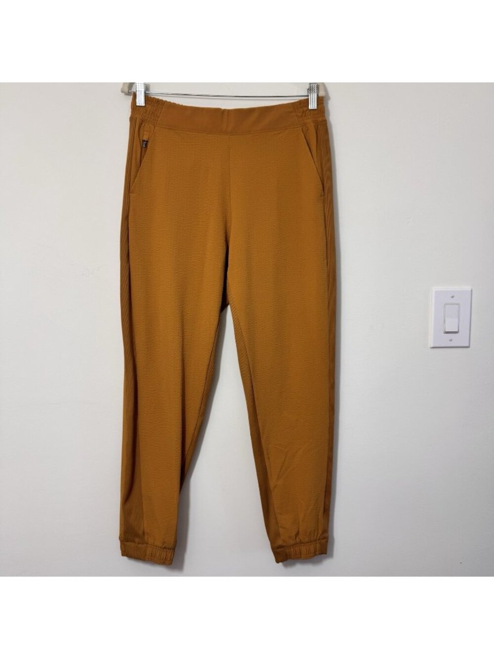 Athleta Textured Brooklyn Jogger Women’s Size 8 Stretch Pockets In Tuscan Gold